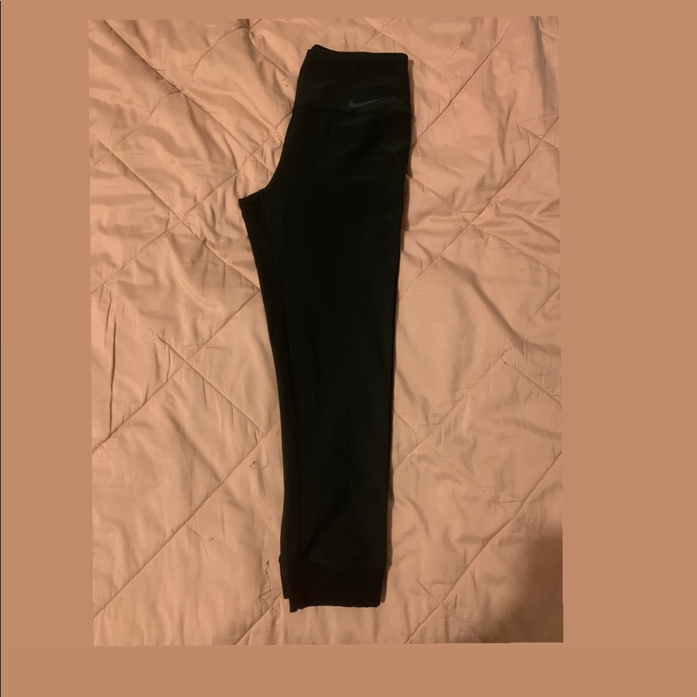 Nike crop workout leggings